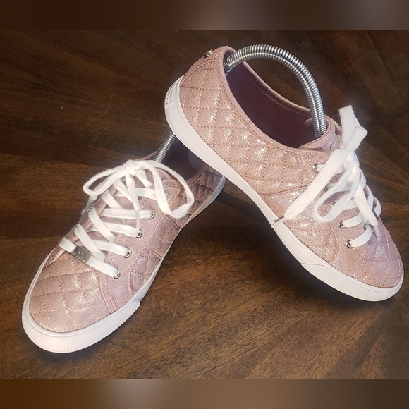 Guess Women's Quilted Pink Glitter Sneakers Size 8.5 - Picture 3 of 15